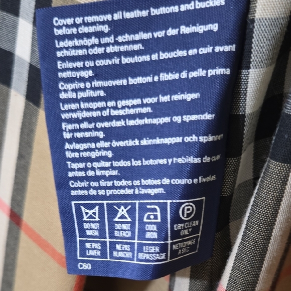 Burberry Beige Coat with Iconic Check Lining - Picture 6 of 7